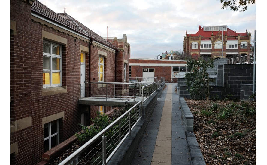 University of Tasmania (UTAS)