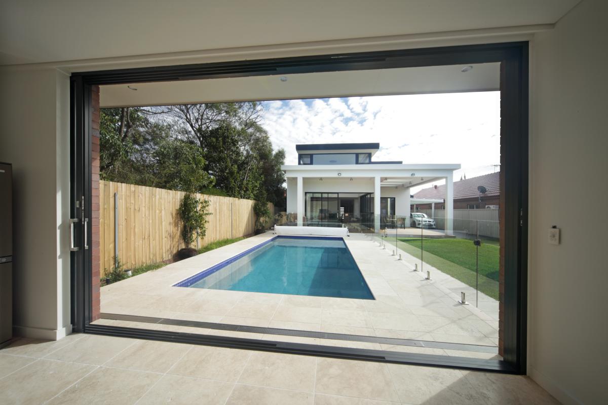 Series 618 MAGNUM™ Sliding Door