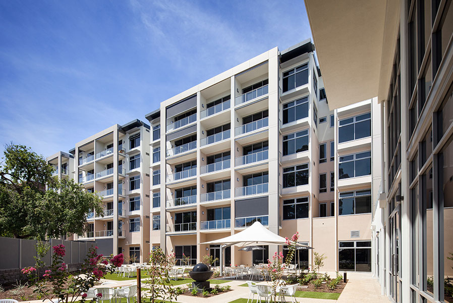 Series 400 Single Glazed Centre Glazed 102mm Framing
