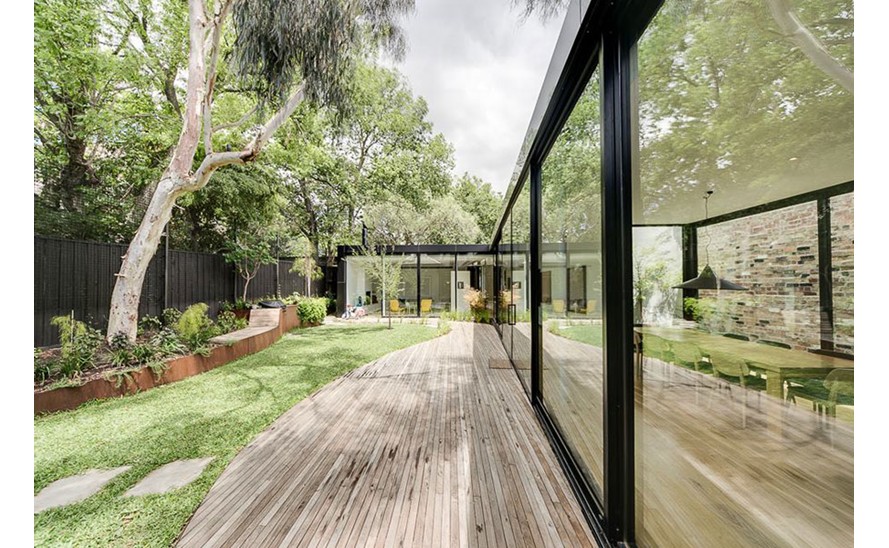 Hawthorn Courtyard House