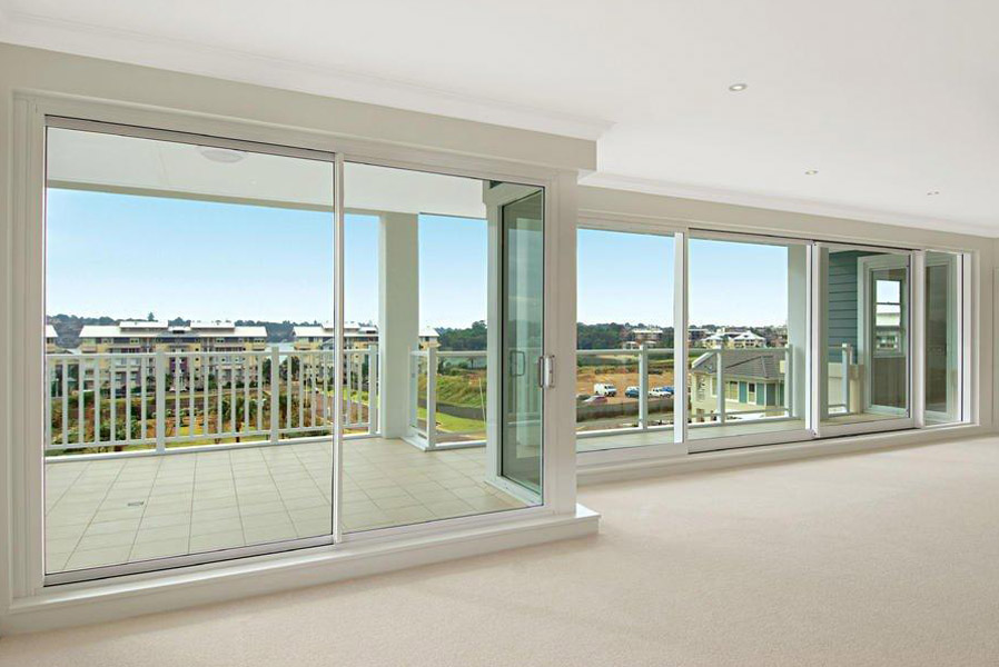 Series 704 SlideMASTER™ Sliding Door